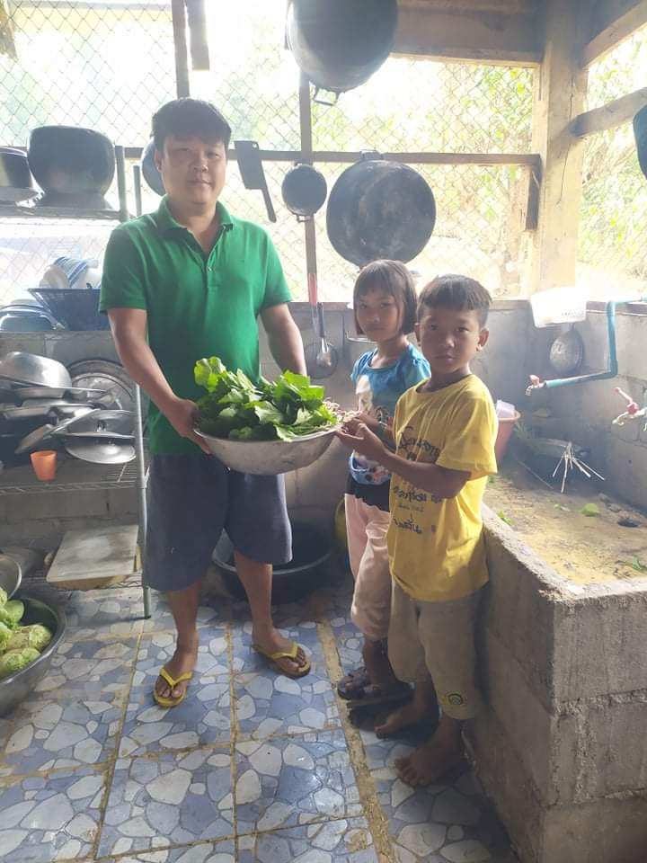 The teacher is also the cook